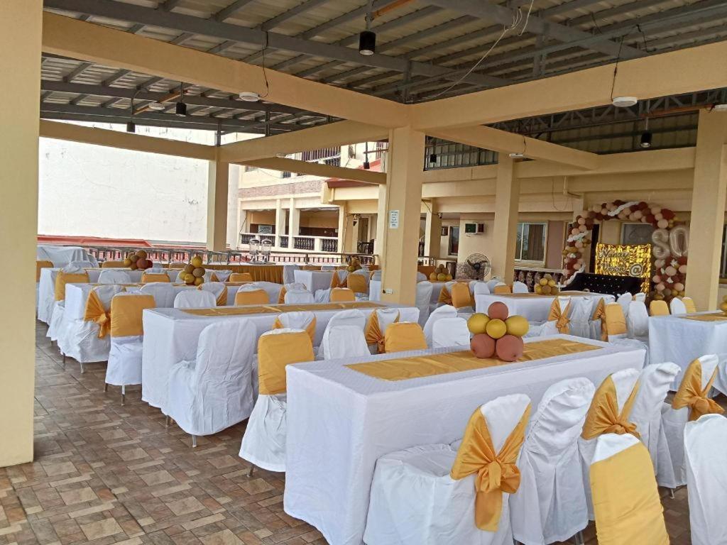 Suzuki Beach Hotel Olongapo Eksteriør bilde