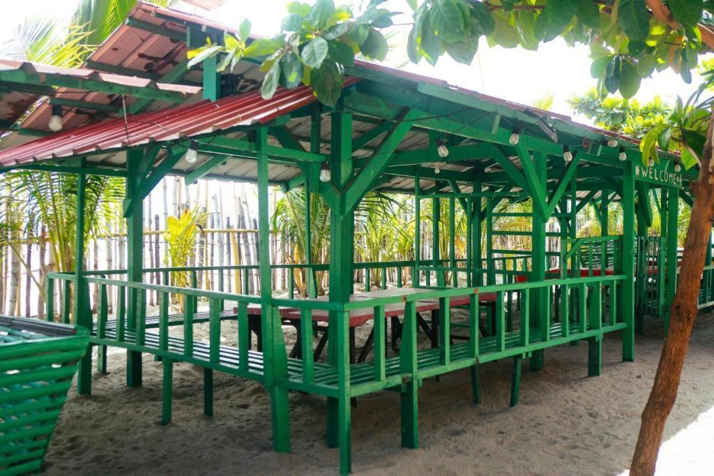 Suzuki Beach Hotel Olongapo Eksteriør bilde