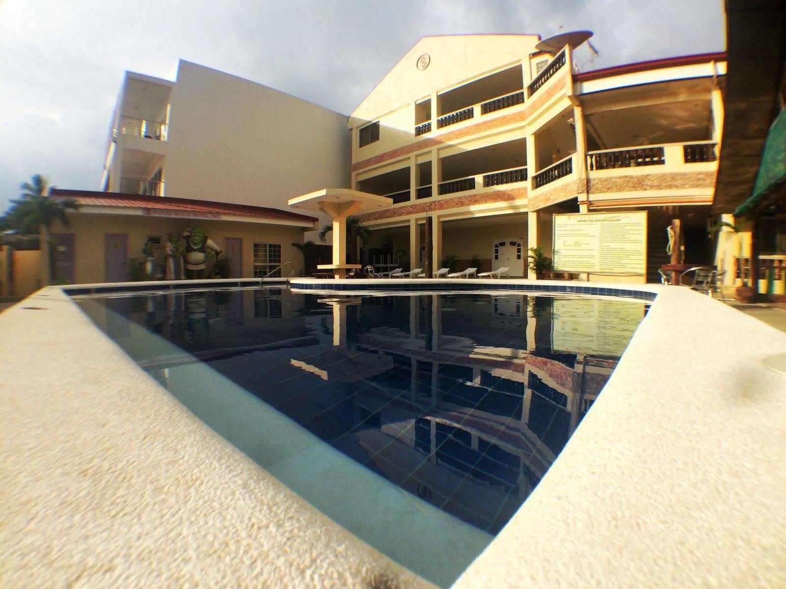 Suzuki Beach Hotel Olongapo Eksteriør bilde