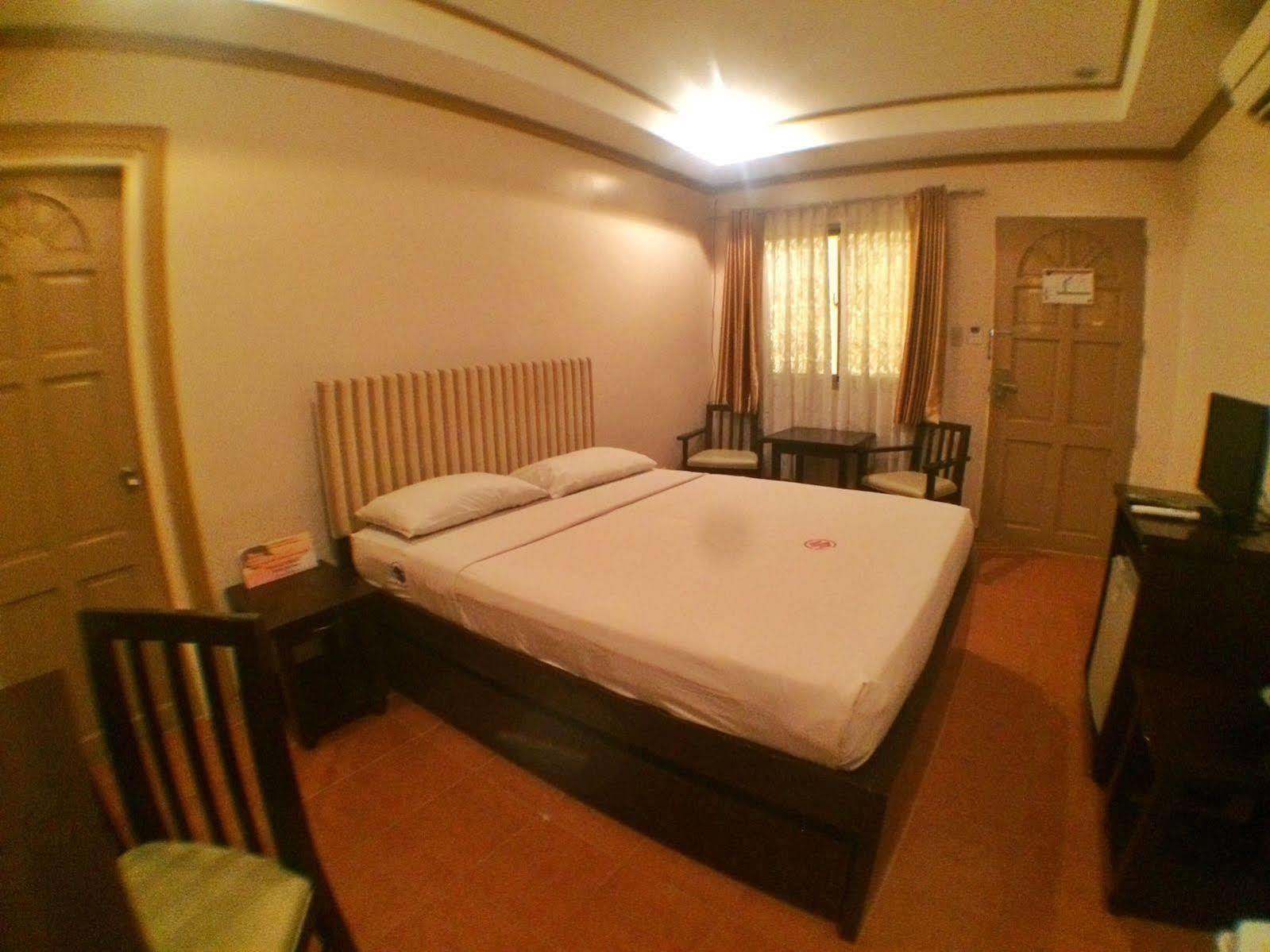 Suzuki Beach Hotel Olongapo Eksteriør bilde