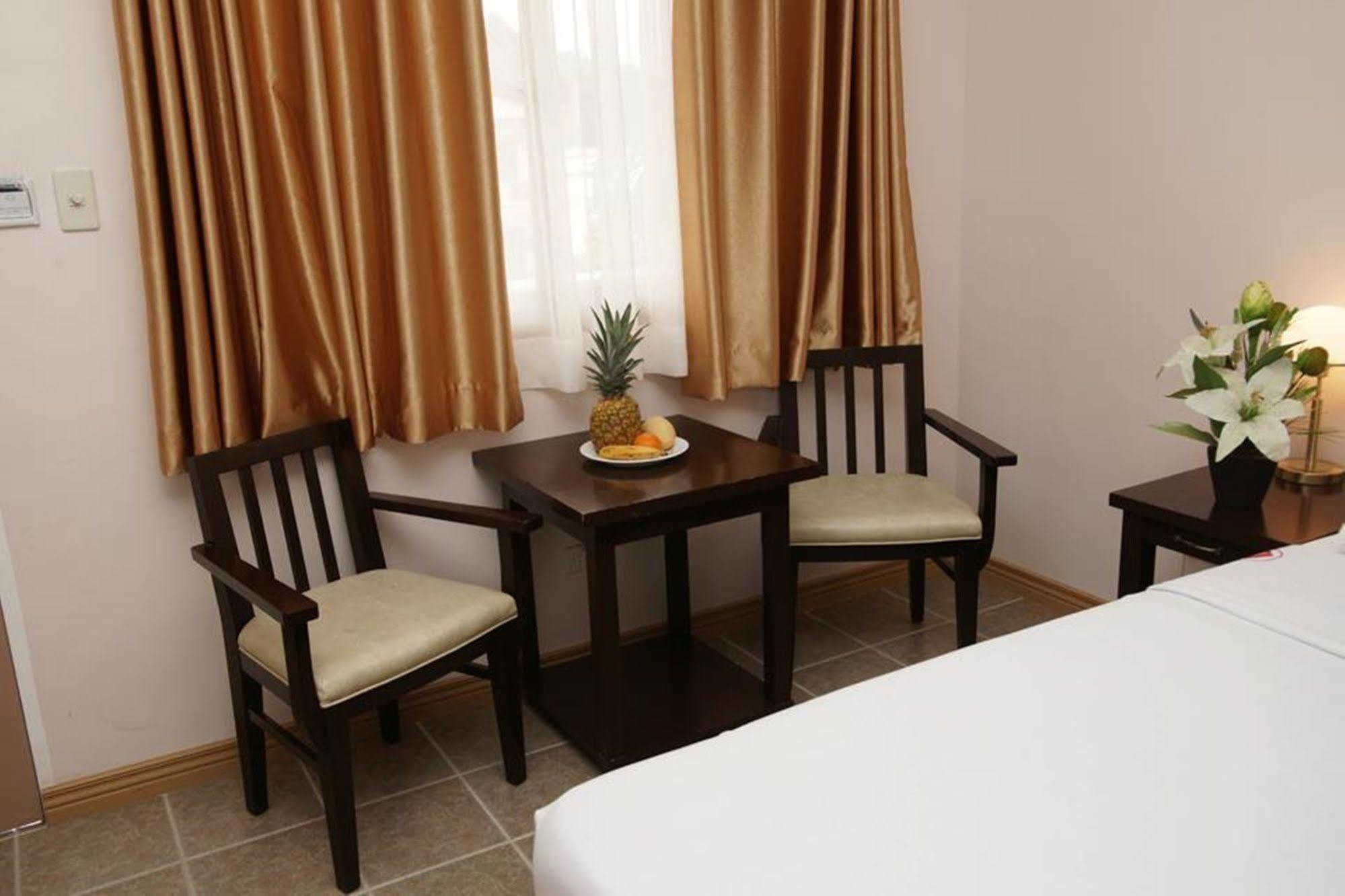 Suzuki Beach Hotel Olongapo Eksteriør bilde