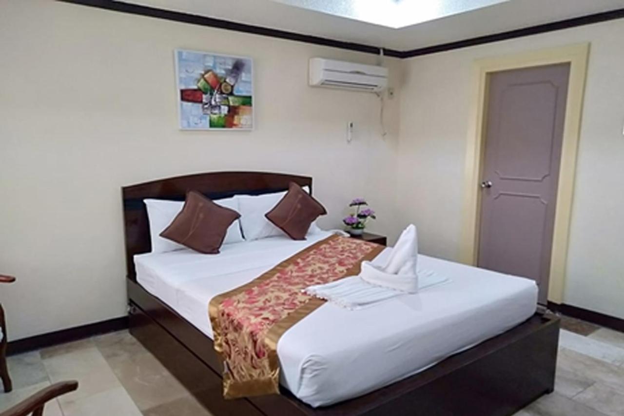 Suzuki Beach Hotel Olongapo Eksteriør bilde